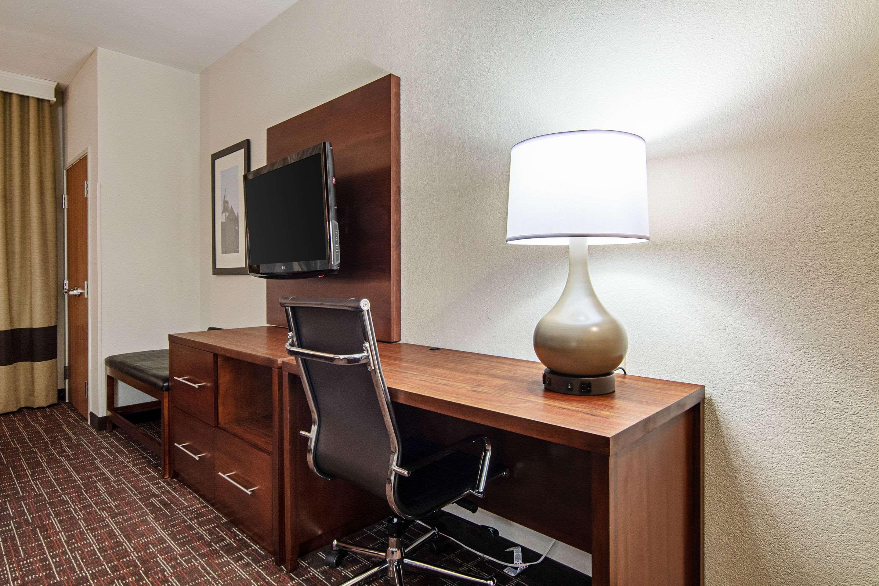 Comfort Suites Nw Dallas Near Love Field Екстер'єр фото