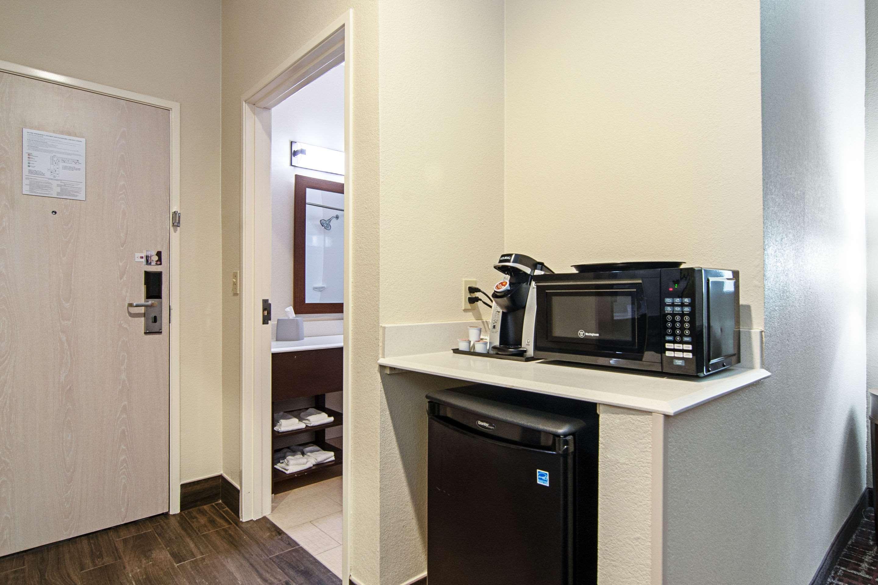 Comfort Suites Nw Dallas Near Love Field Екстер'єр фото