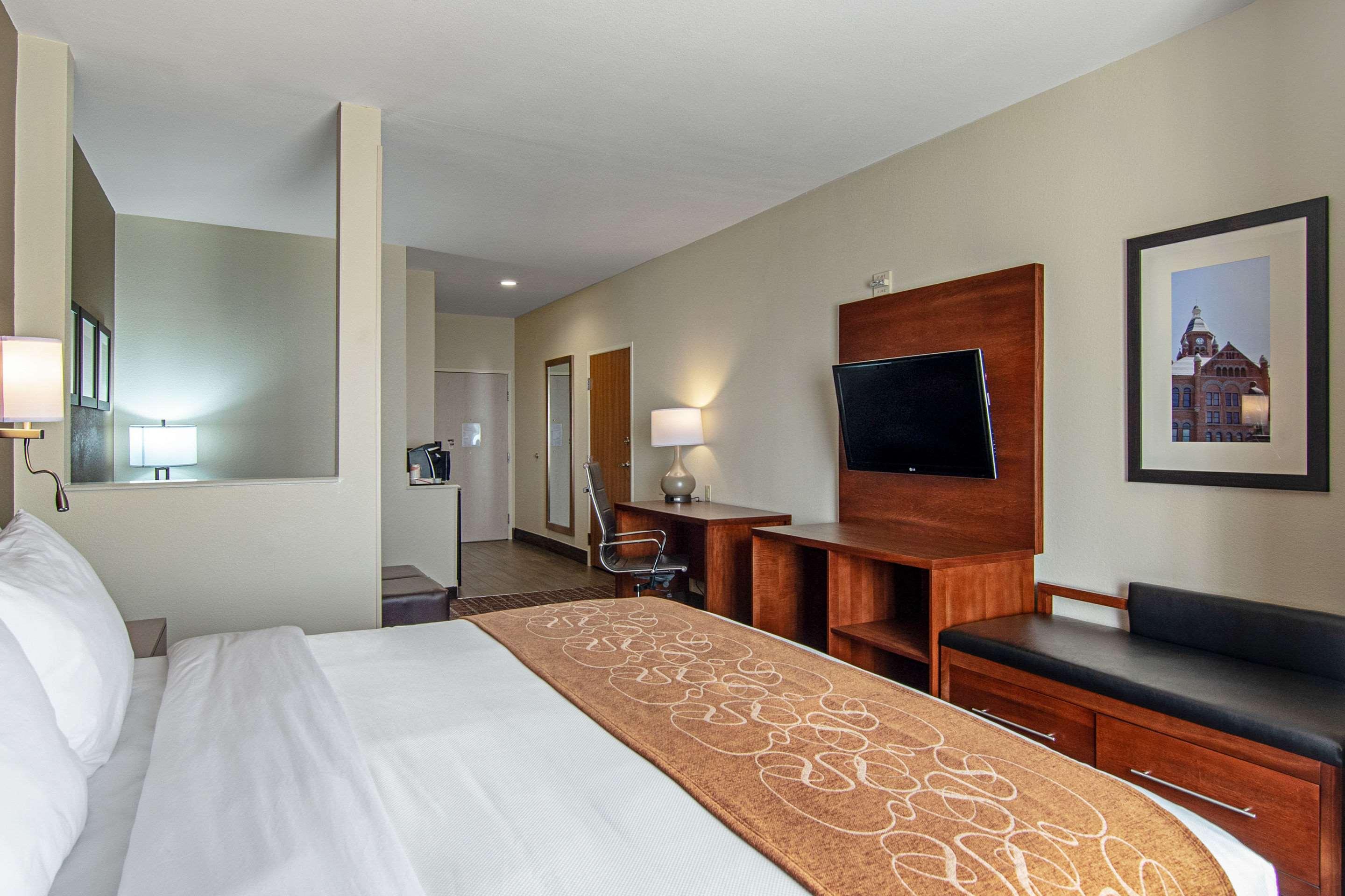 Comfort Suites Nw Dallas Near Love Field Екстер'єр фото