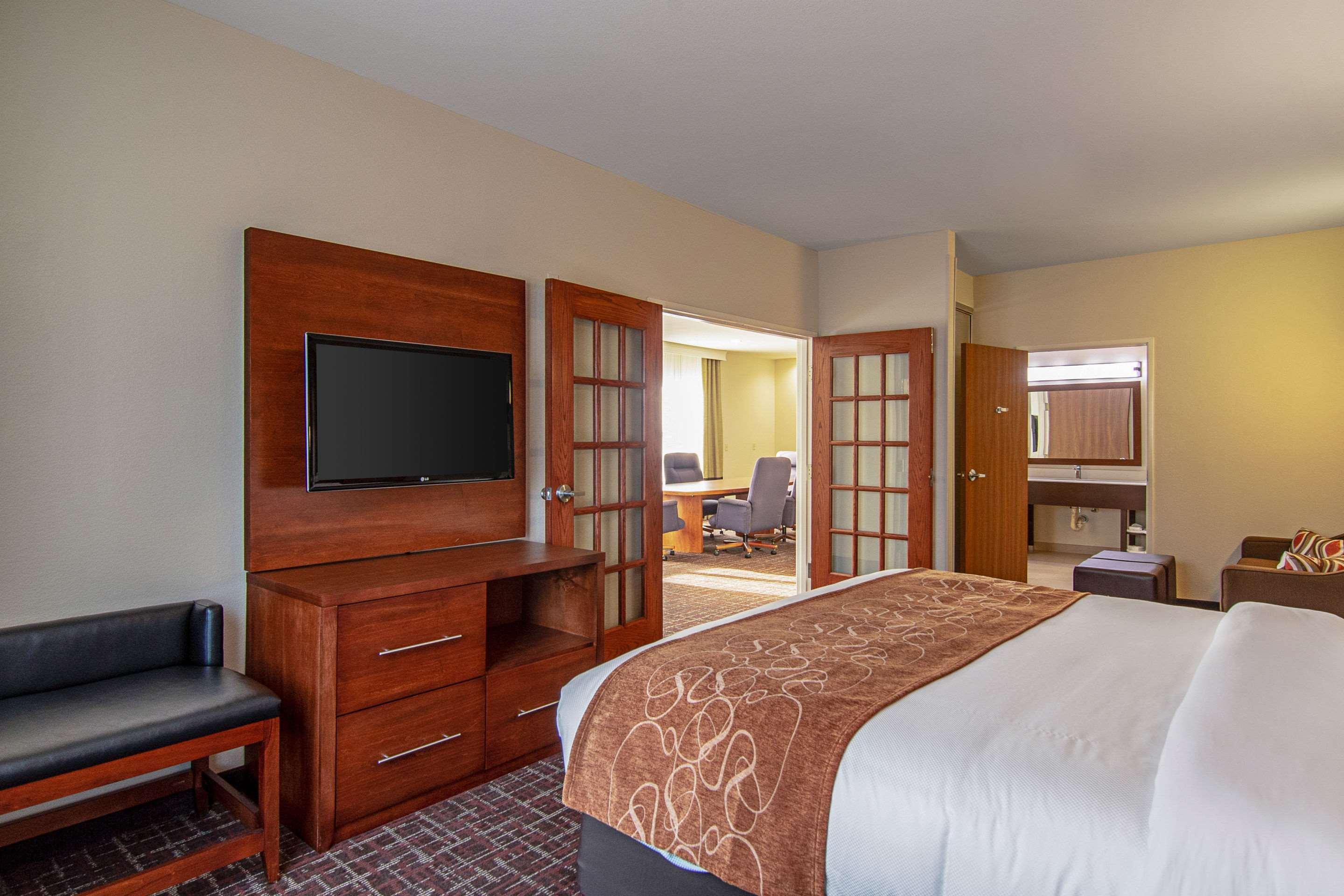 Comfort Suites Nw Dallas Near Love Field Екстер'єр фото