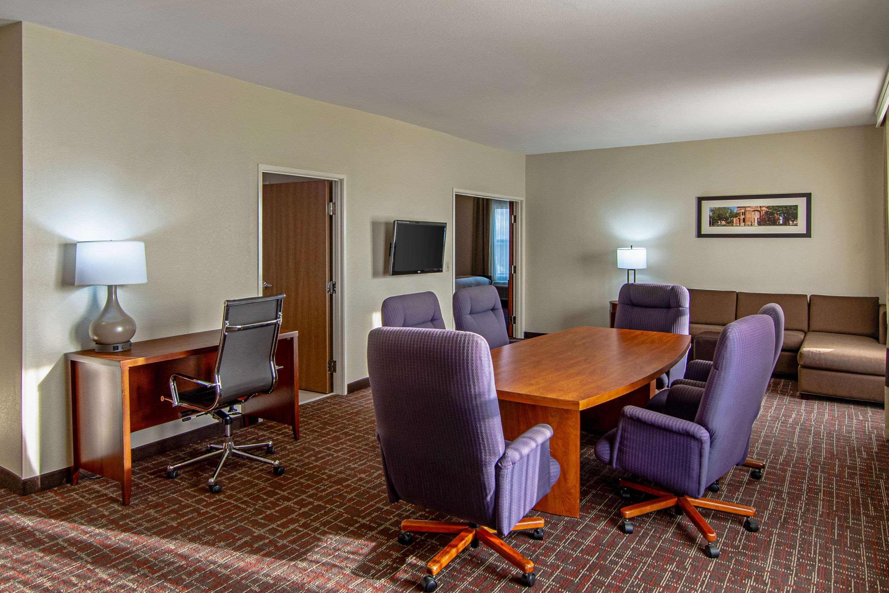 Comfort Suites Nw Dallas Near Love Field Екстер'єр фото