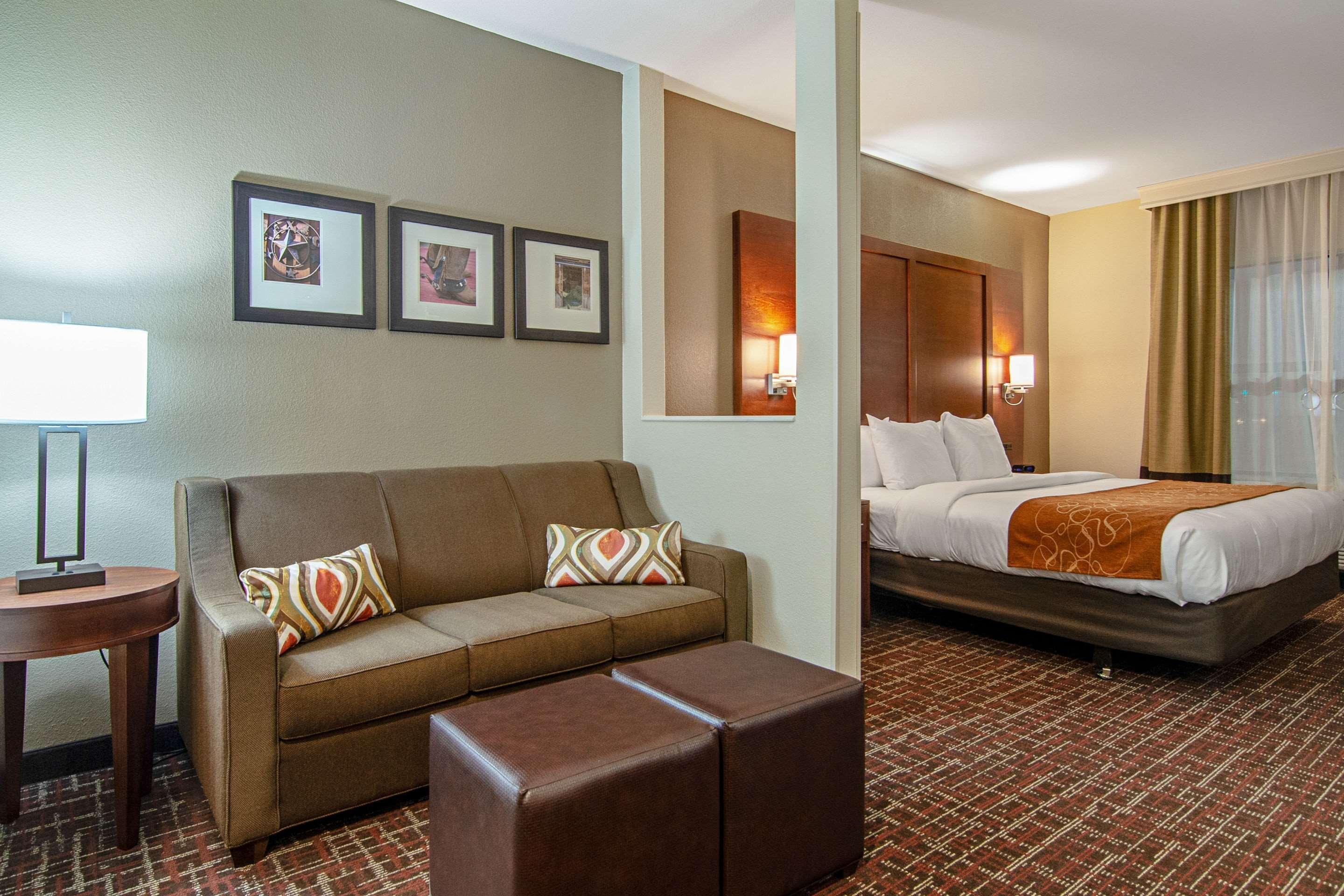 Comfort Suites Nw Dallas Near Love Field Екстер'єр фото
