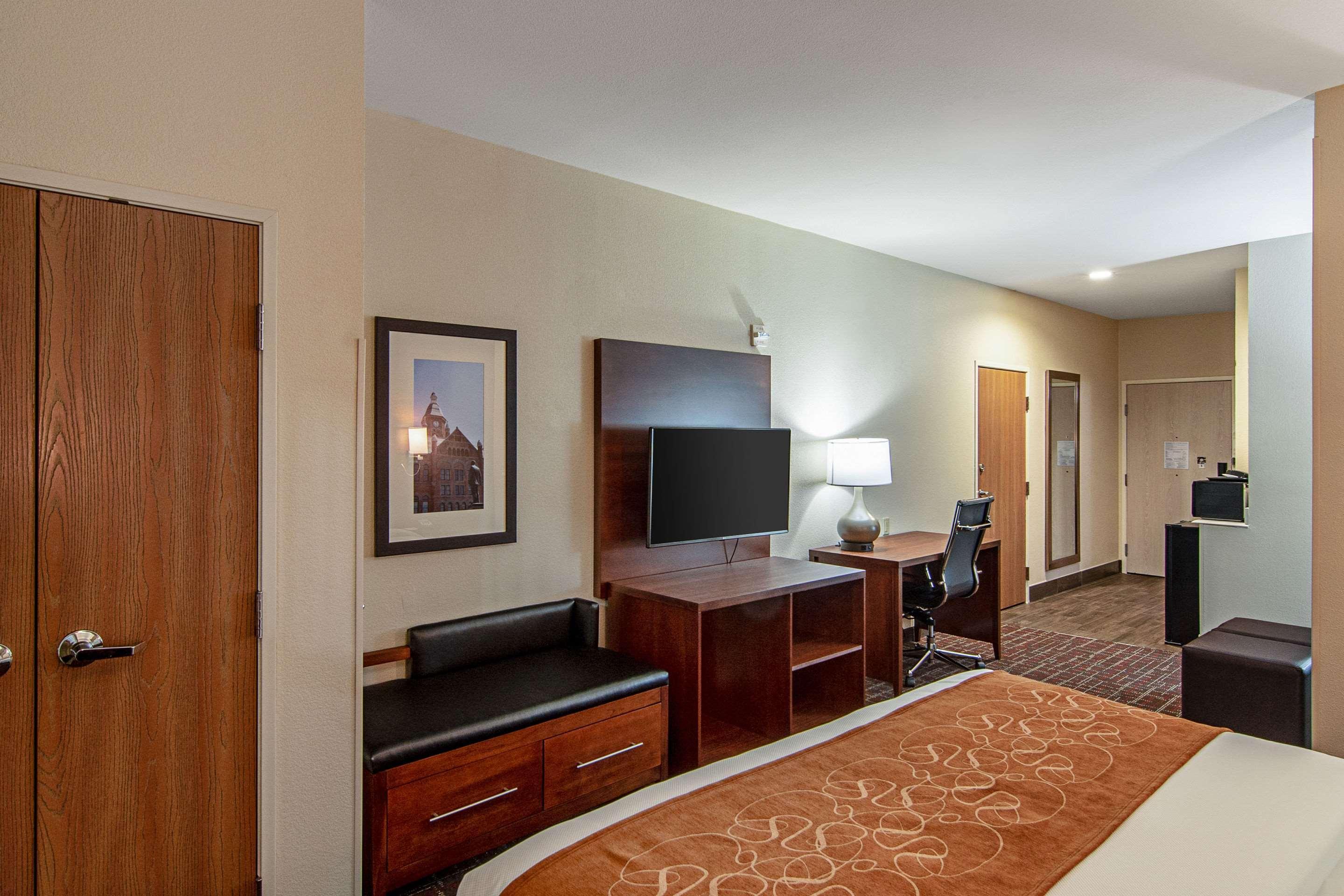 Comfort Suites Nw Dallas Near Love Field Екстер'єр фото
