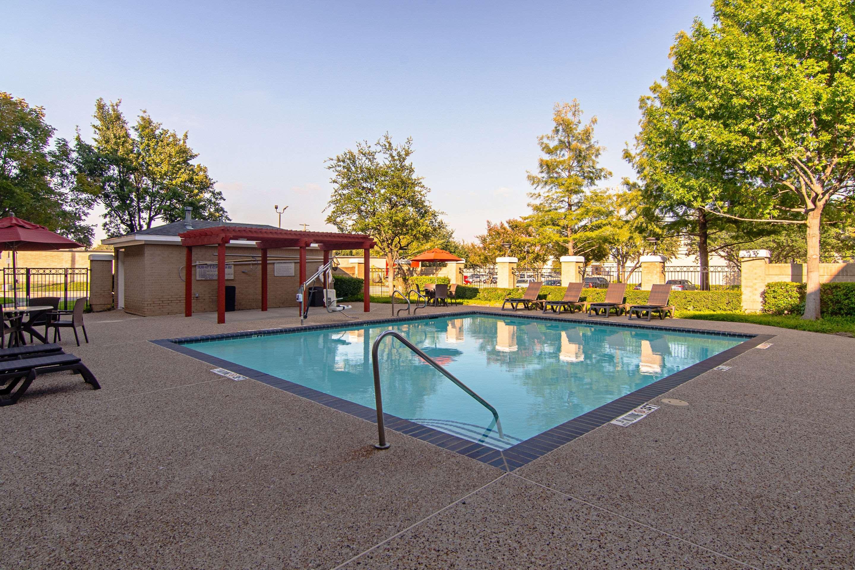 Comfort Suites Nw Dallas Near Love Field Екстер'єр фото