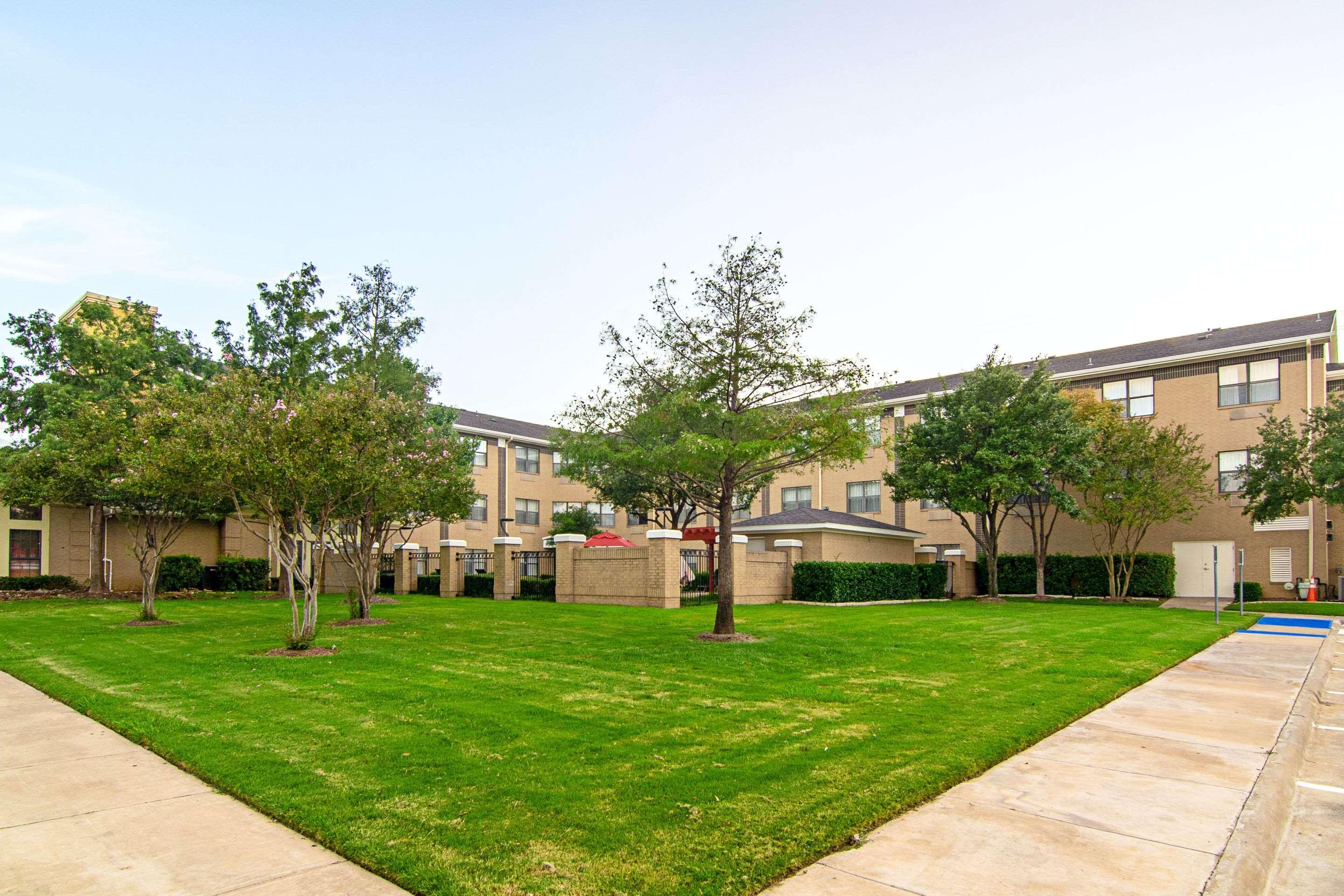 Comfort Suites Nw Dallas Near Love Field Екстер'єр фото