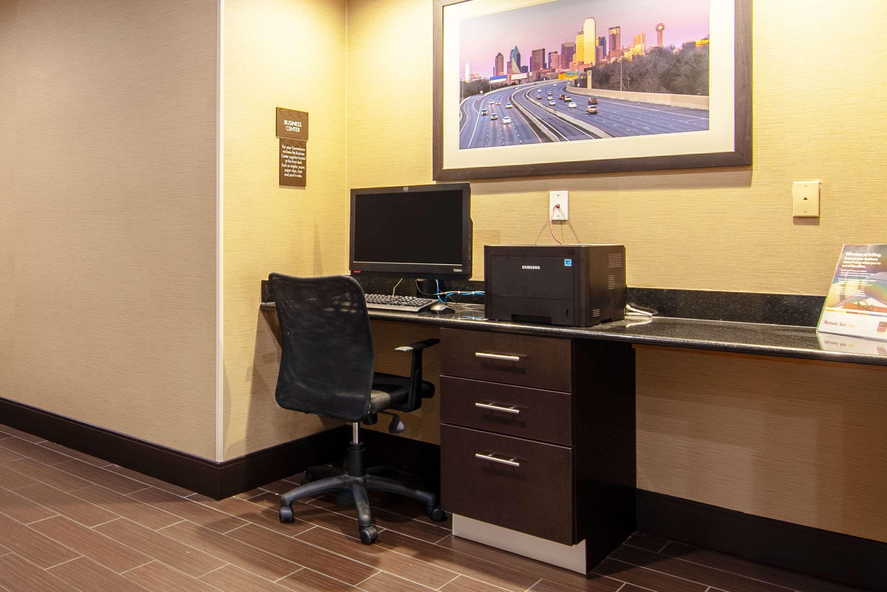 Comfort Suites Nw Dallas Near Love Field Екстер'єр фото