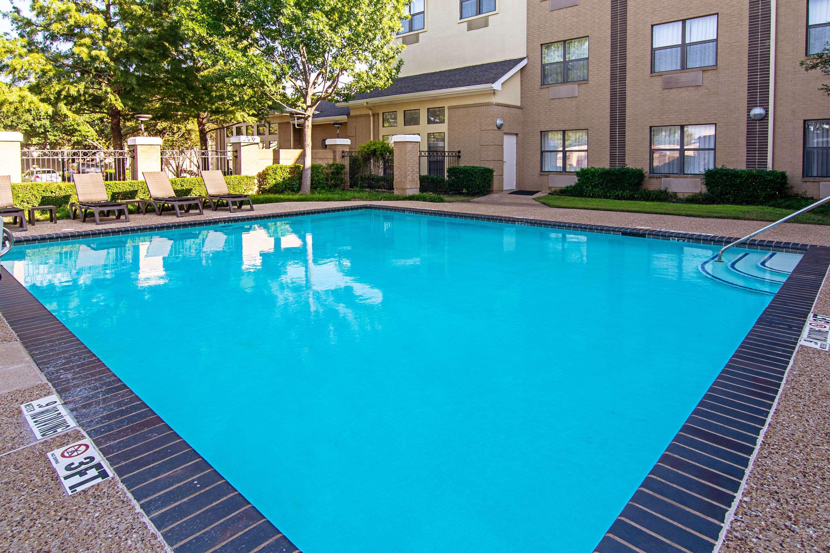 Comfort Suites Nw Dallas Near Love Field Екстер'єр фото